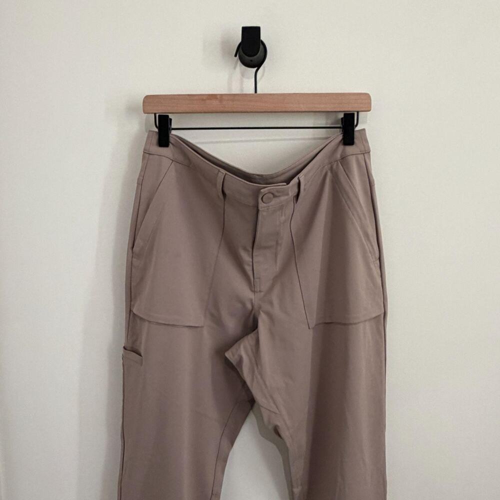 men's beige-khaki ALO YOGA block dress pant [32R]